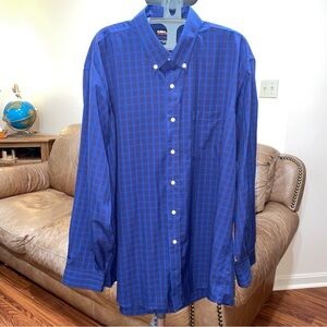 EUC Kirkland Signature Traditional Fit Non-Iron Button-Down Dress Shirt